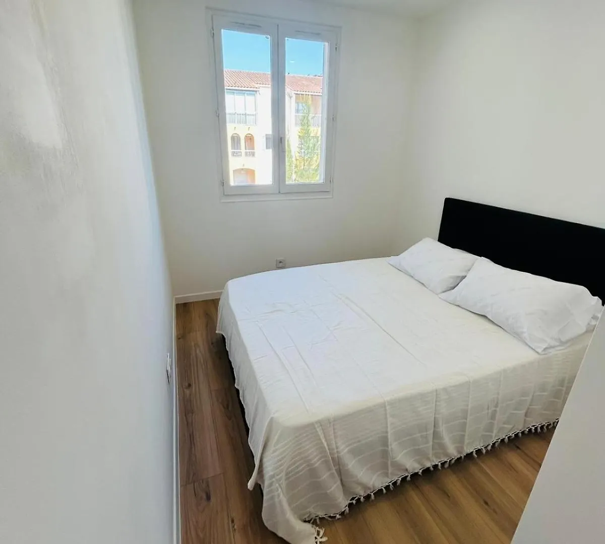 Location Vacances T2 Frejus 0*,  France